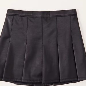 Abercrombie Kids Girls Faux leather Skort/Pleated
